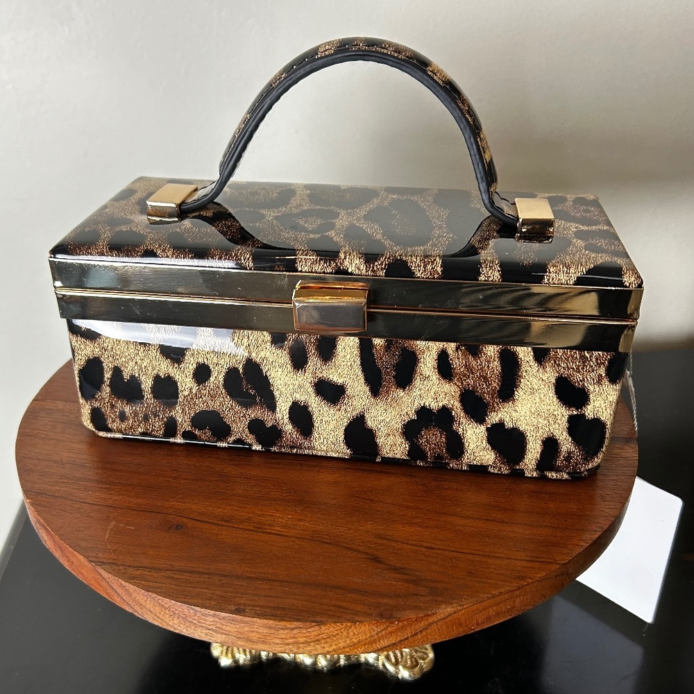 Mini Leopard Print Crossbody Box Bag w/ Straw Hat - Picture 3 of 13